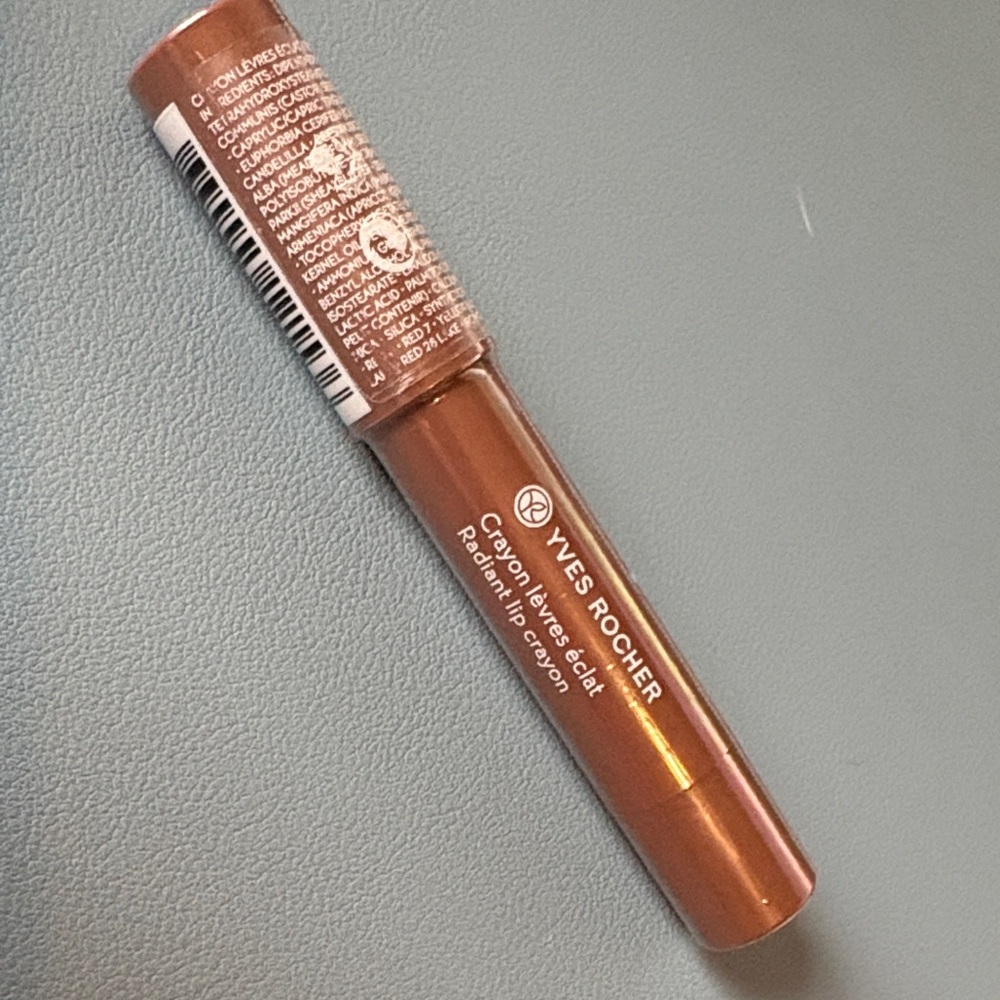 Yves Rocher Warm Nude-toned Lip Crayon